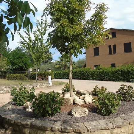 Agriturismo Poponi Camera Rosa 3* トーディ