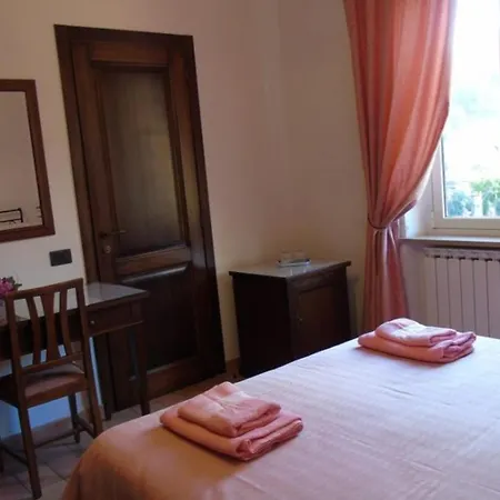 ゲストハウス Agriturismo Poponi Camera Rosa